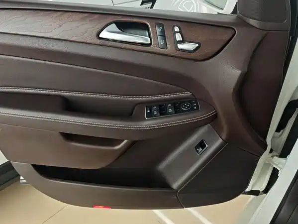 Mercedes-Benz GLE 2016