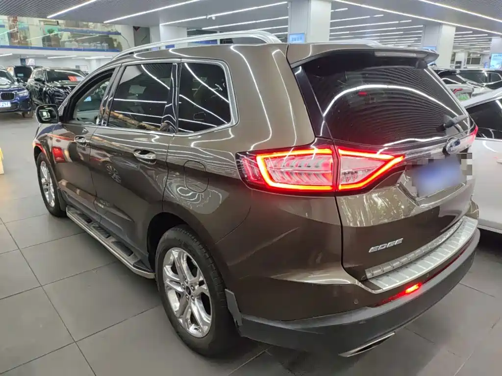 Ford Edge 2018 — фото 23