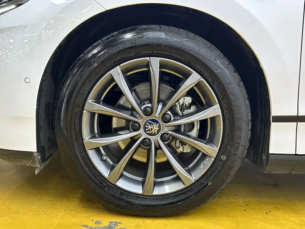 BYD Qin L 2025 — фото 10