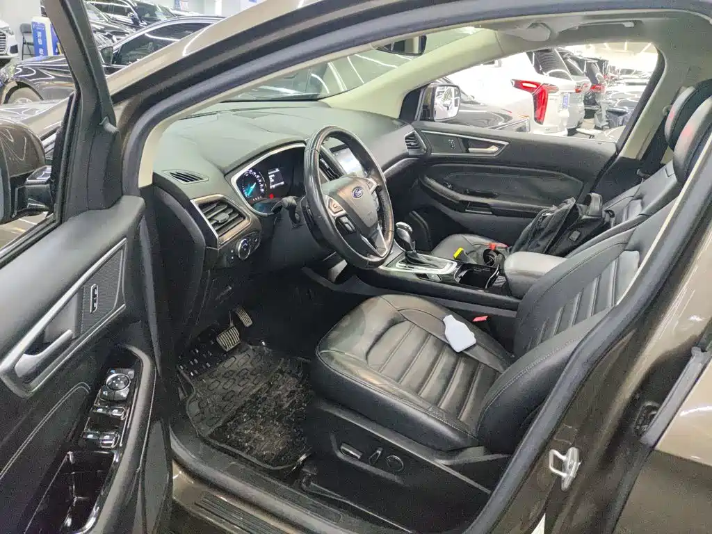 Ford Edge 2018 — фото 12