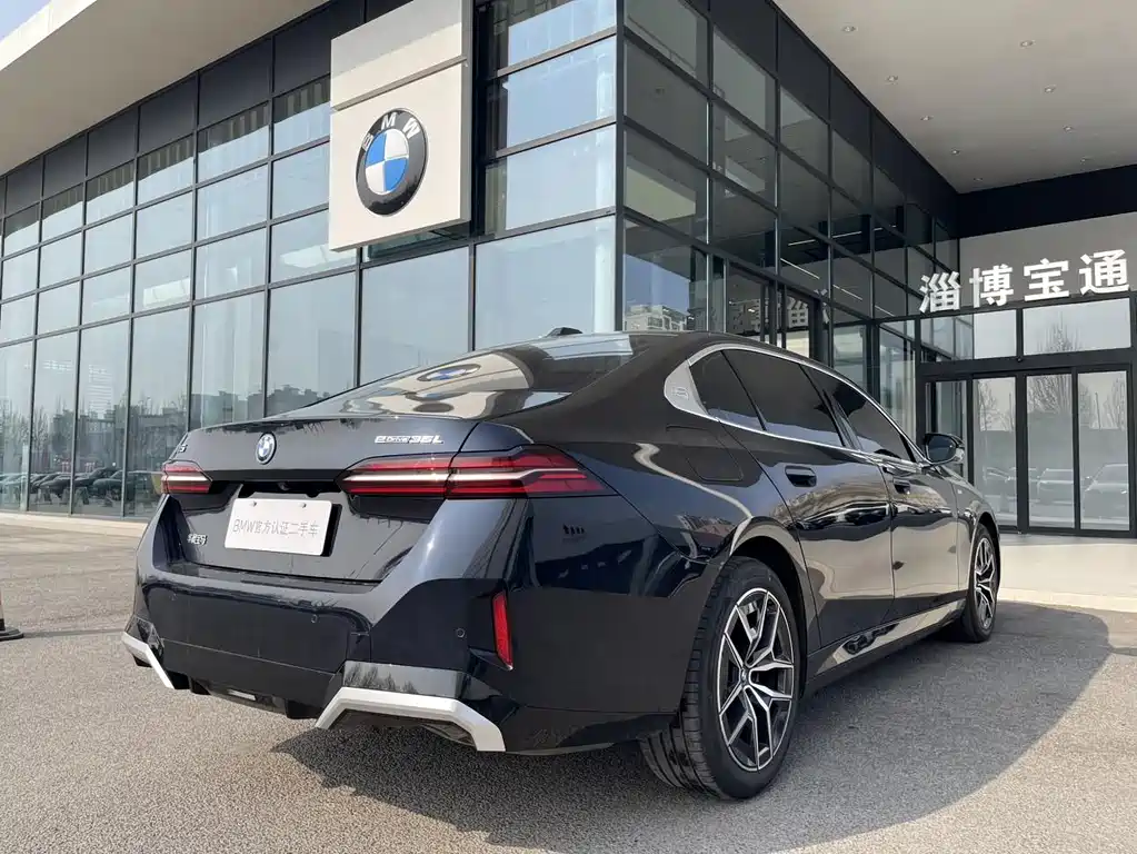 BMW i5 2025 — фото 13