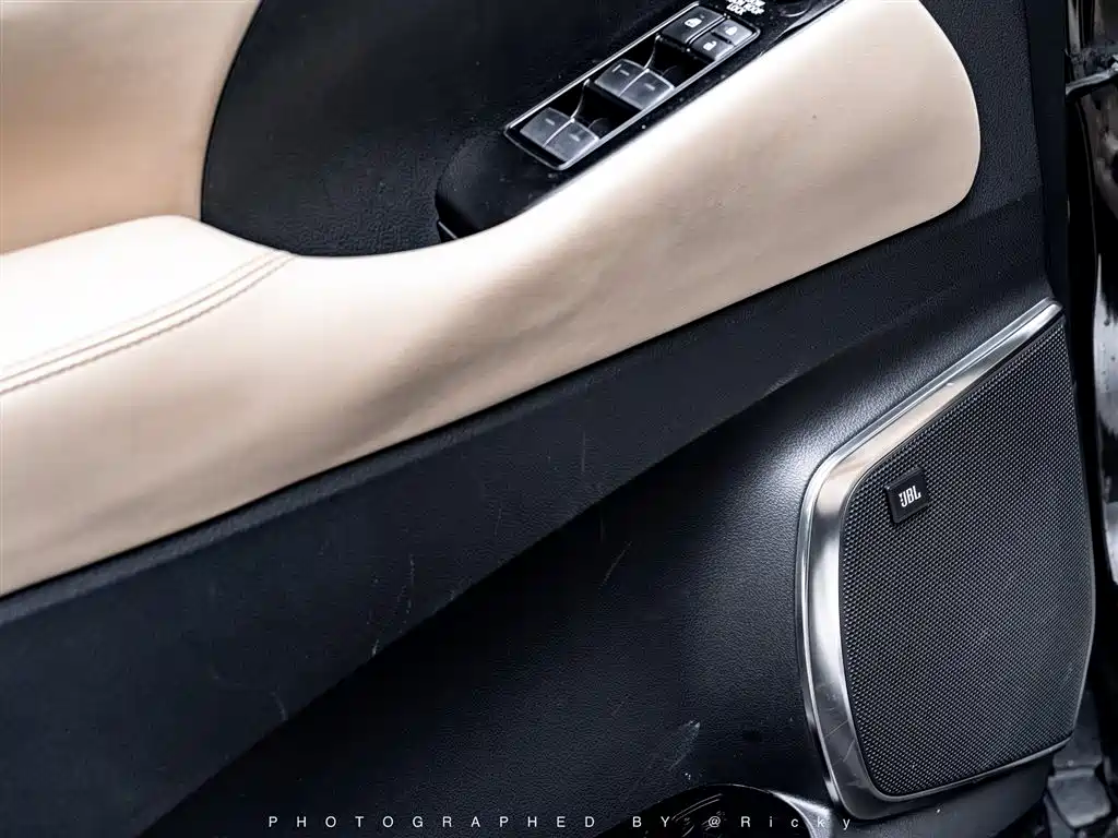 Toyota Alphard 2022 — фото 9