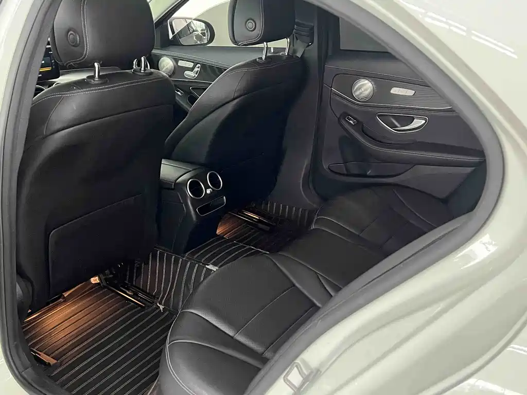 Mercedes-Benz C-Class 2019 — фото 11