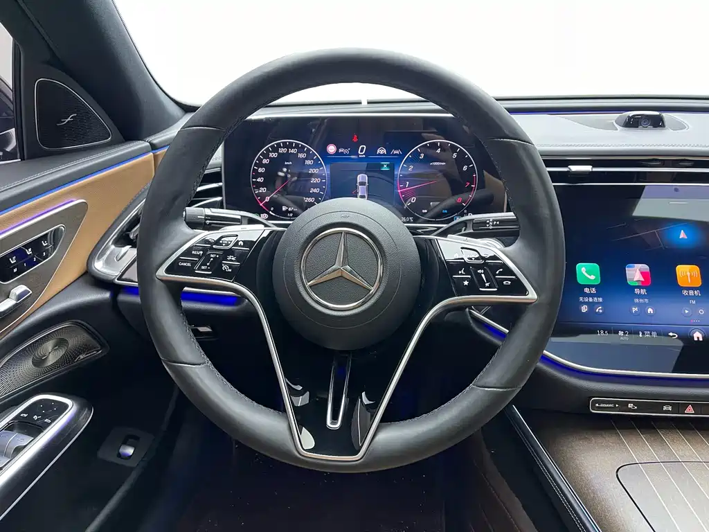 Mercedes-Benz E-Class 2024 — фото 12