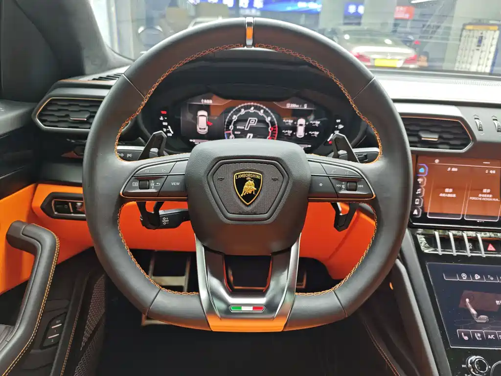 Lamborghini Urus 2022 — фото 10