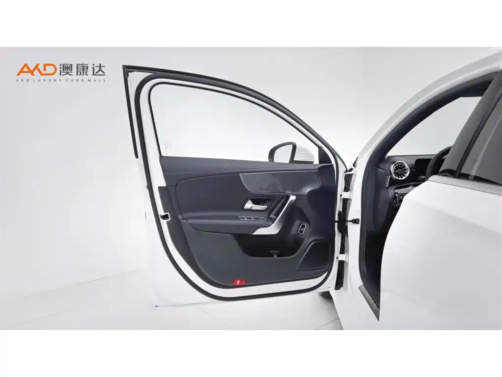 Mercedes-Benz A-Class 2022 — фото 10