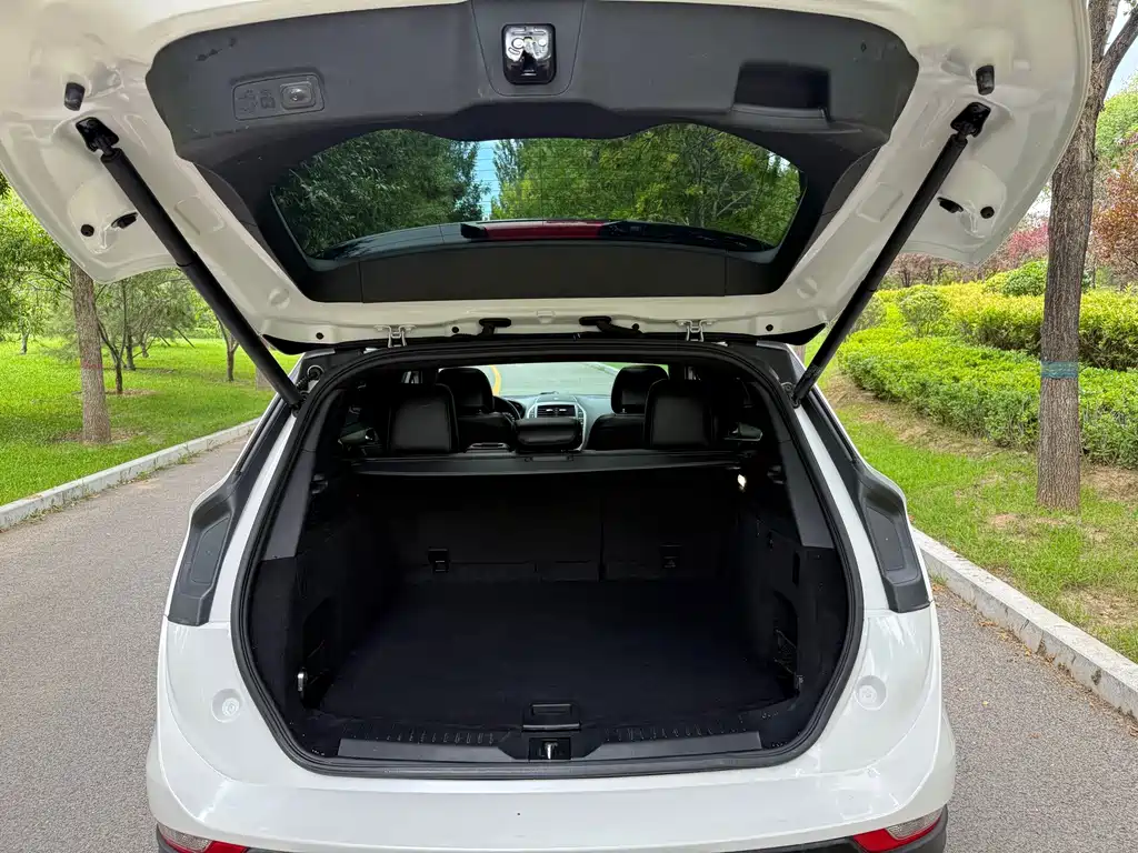 Lincoln MKC 2017 — фото 24