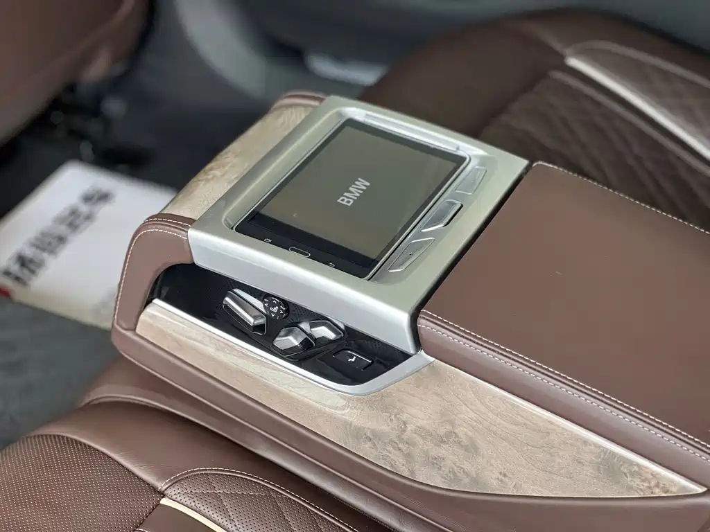 BMW 7 Series 2021 — фото 14