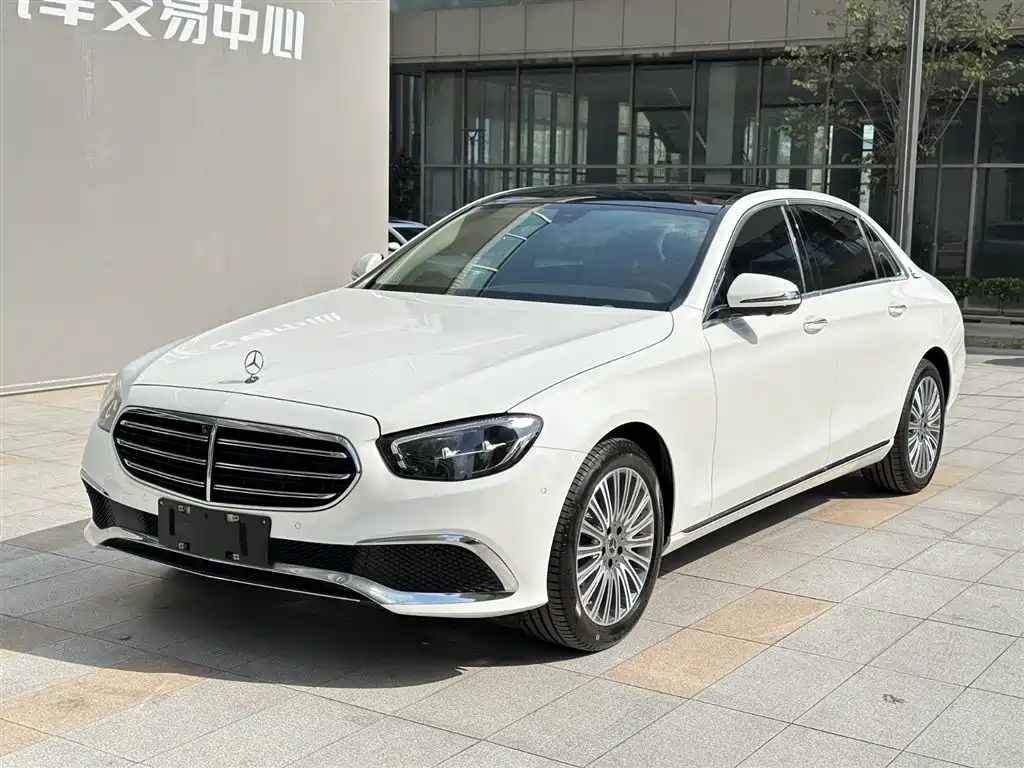 Mercedes-Benz E-Class 2023 — фото 3