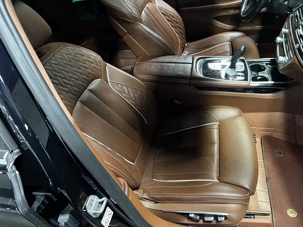 BMW 7 Series 2019 — фото 8