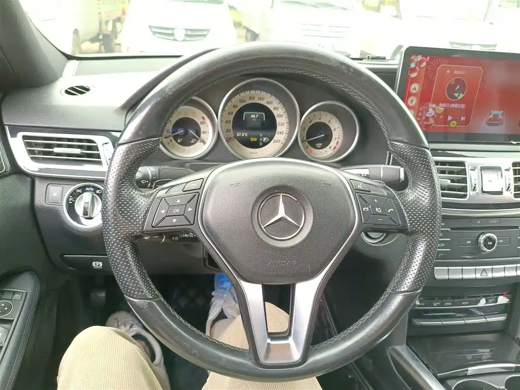 Mercedes-Benz E-Class 2015 — фото 11