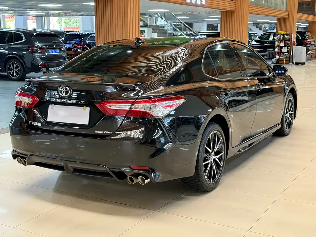 Toyota Camry 2022 — фото 21