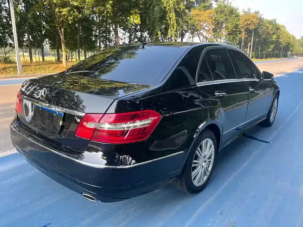 Mercedes-Benz E-Class 2010