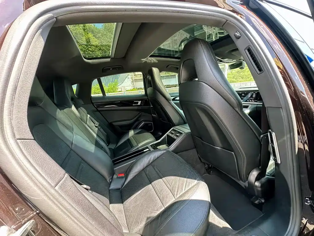 Porsche Panamera 2018 — фото 16