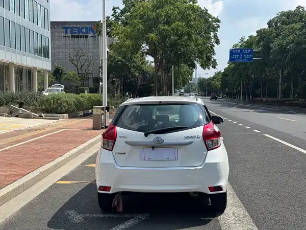 Toyota Yaris L 2015