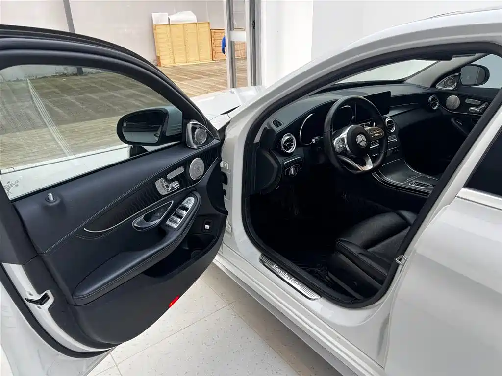 Mercedes-Benz C-Class 2020 — фото 10