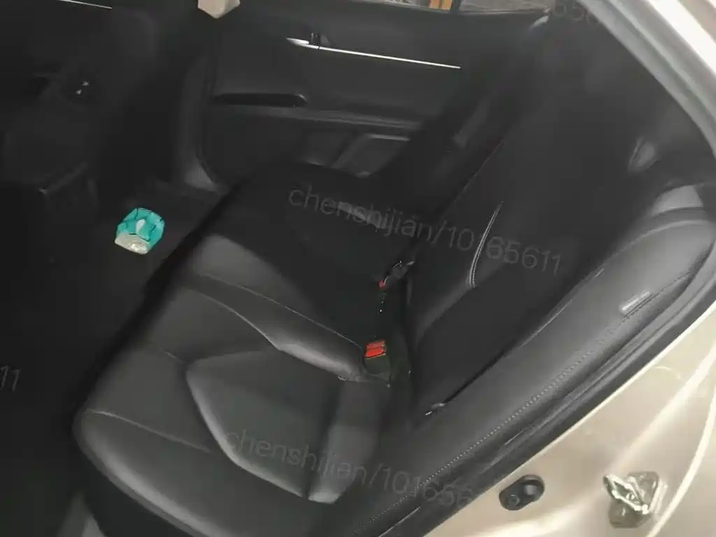 Toyota Camry 2018 — фото 15