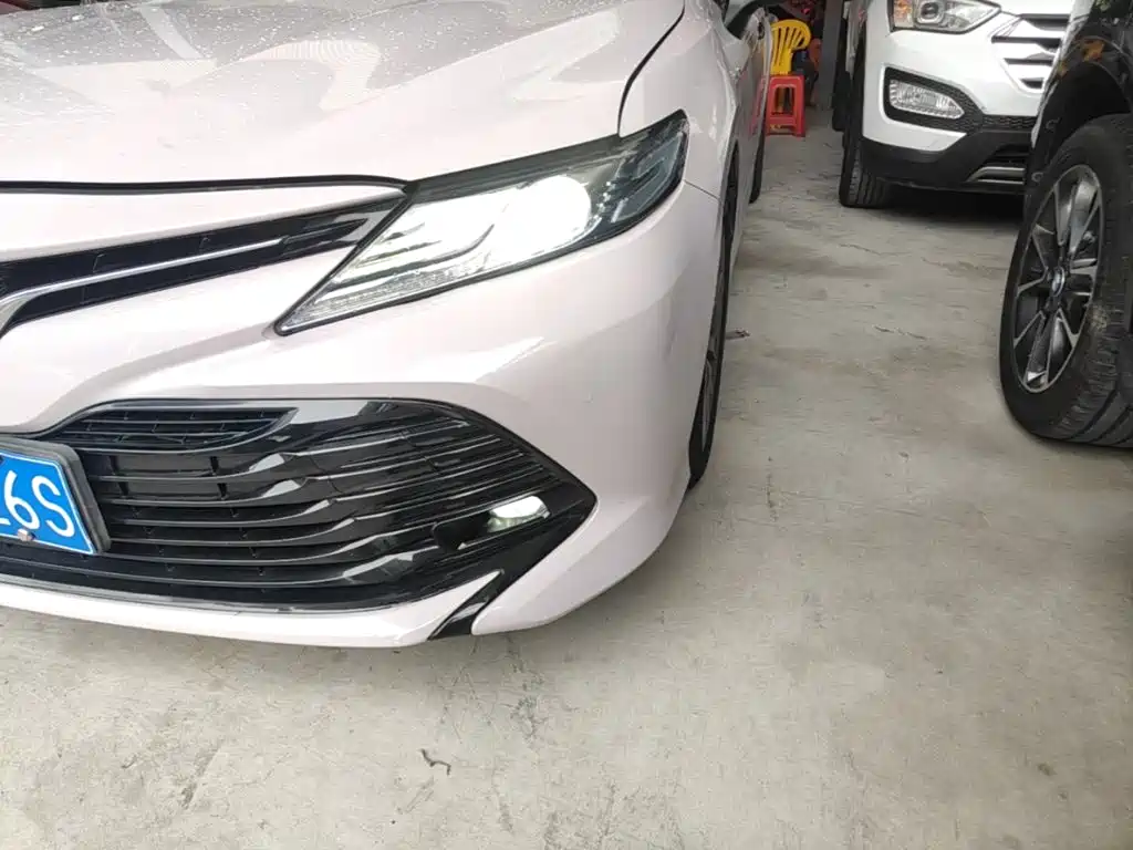 Toyota Camry 2018 — фото 24