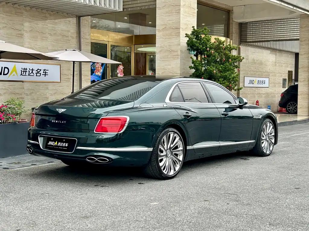 Bentley Flying Spur 2023 — фото 11
