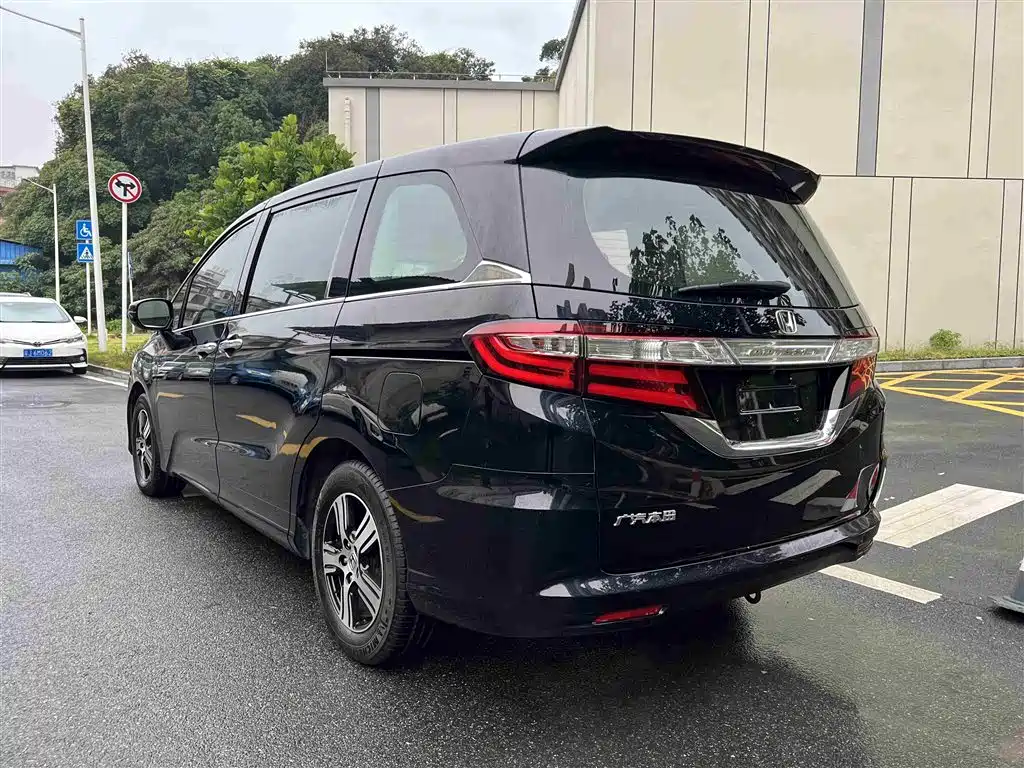 Honda Odyssey 2018 — фото 3