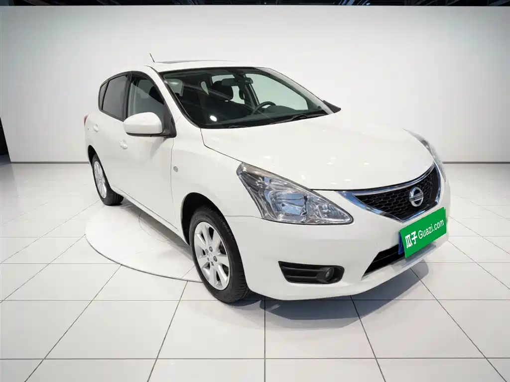 Nissan Tiida 2015 — фото 4