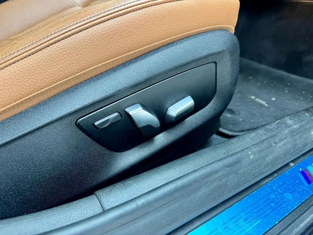 BMW 5 Series 2019 — фото 15