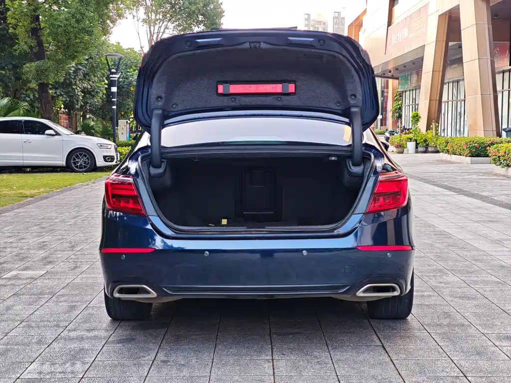 Honda Inspire 2022 — фото 14