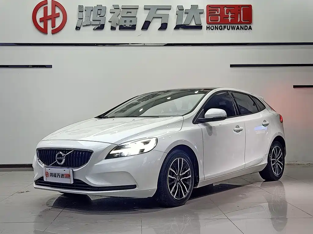 Volvo V40 2017 — фото 1