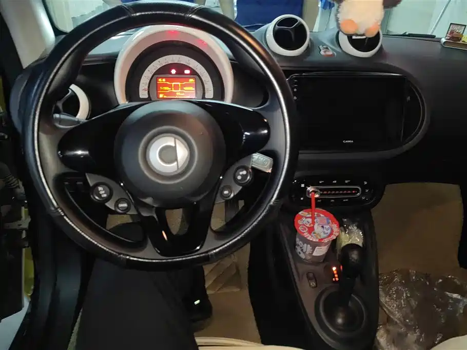 smart Fortwo 2017 — фото 13