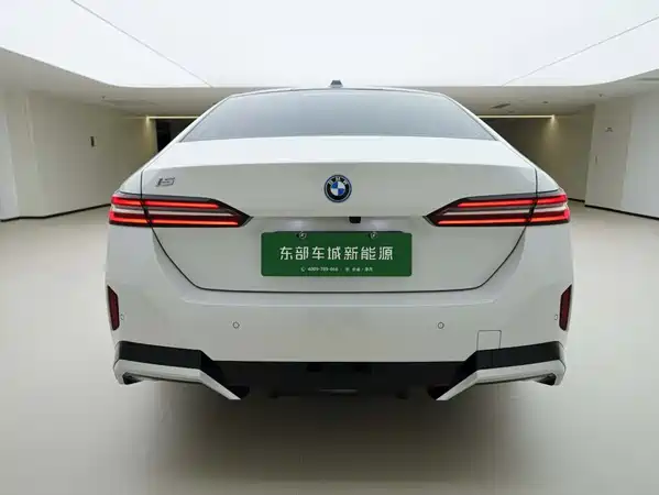 BMW i5 2024