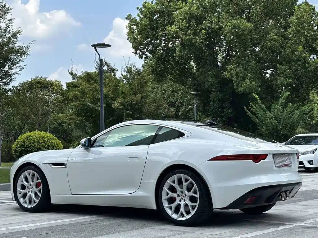 Jaguar F-TYPE 2017 — фото 5