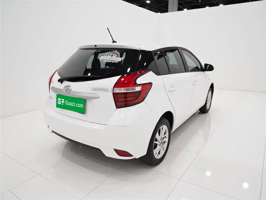 Toyota Yaris L 2019 — фото 6