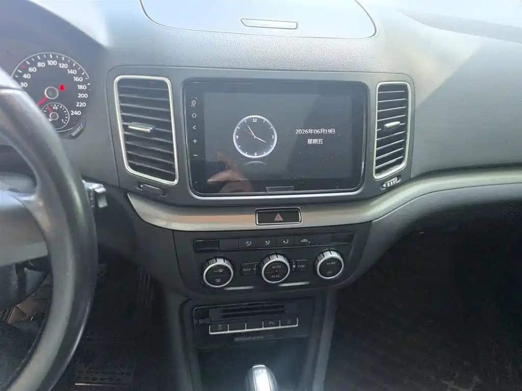 Volkswagen Sharan 2016 — фото 14