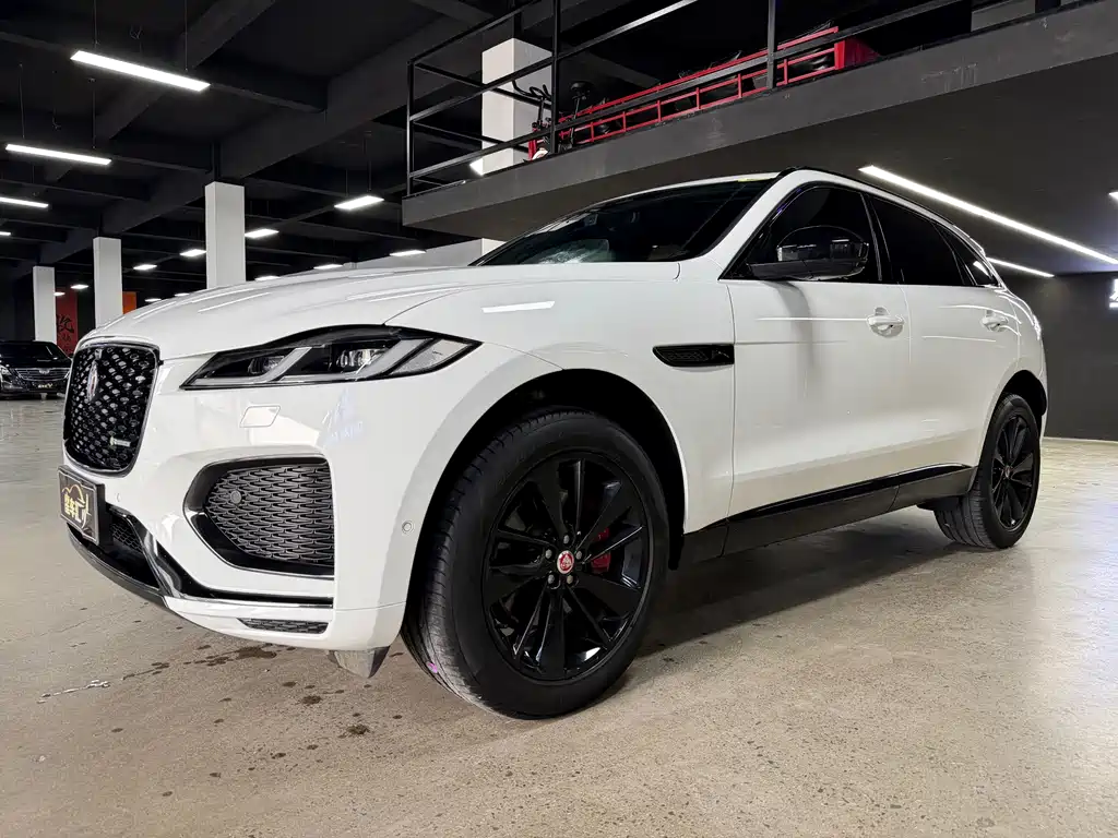 Jaguar F-PACE 2023 — фото 1