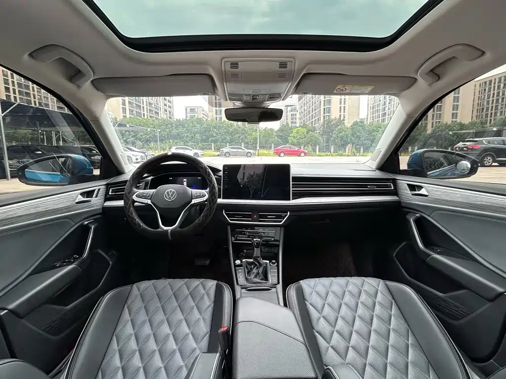 Volkswagen Sagitar 2022