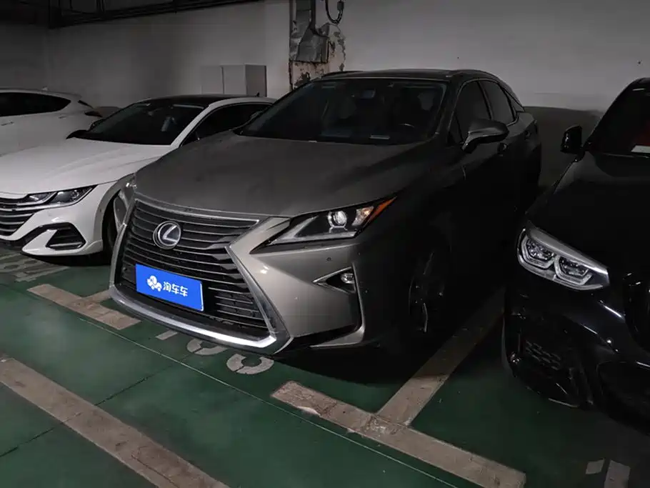 Lexus RX 2018 — фото 1