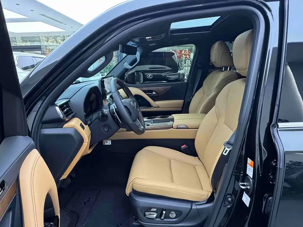 Lexus LX 2025