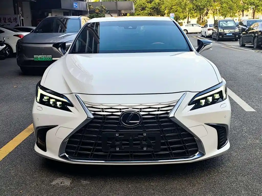 Lexus ES 2025 — фото 2