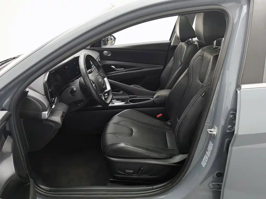 Hyundai Elantra 2022 — фото 10