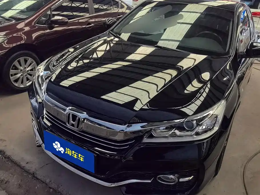 Honda Accord 2017 — фото 1
