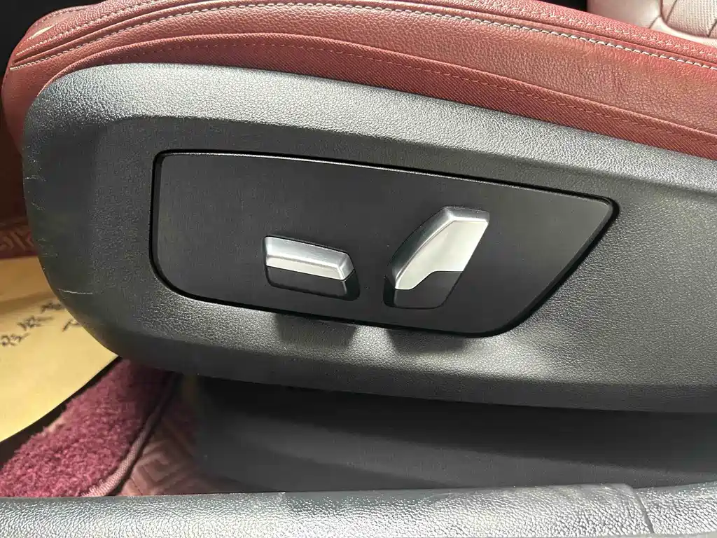 BMW 5 Series 2023 — фото 11