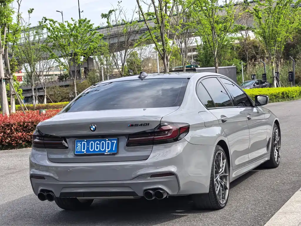 BMW 5 Series 2019 — фото 6