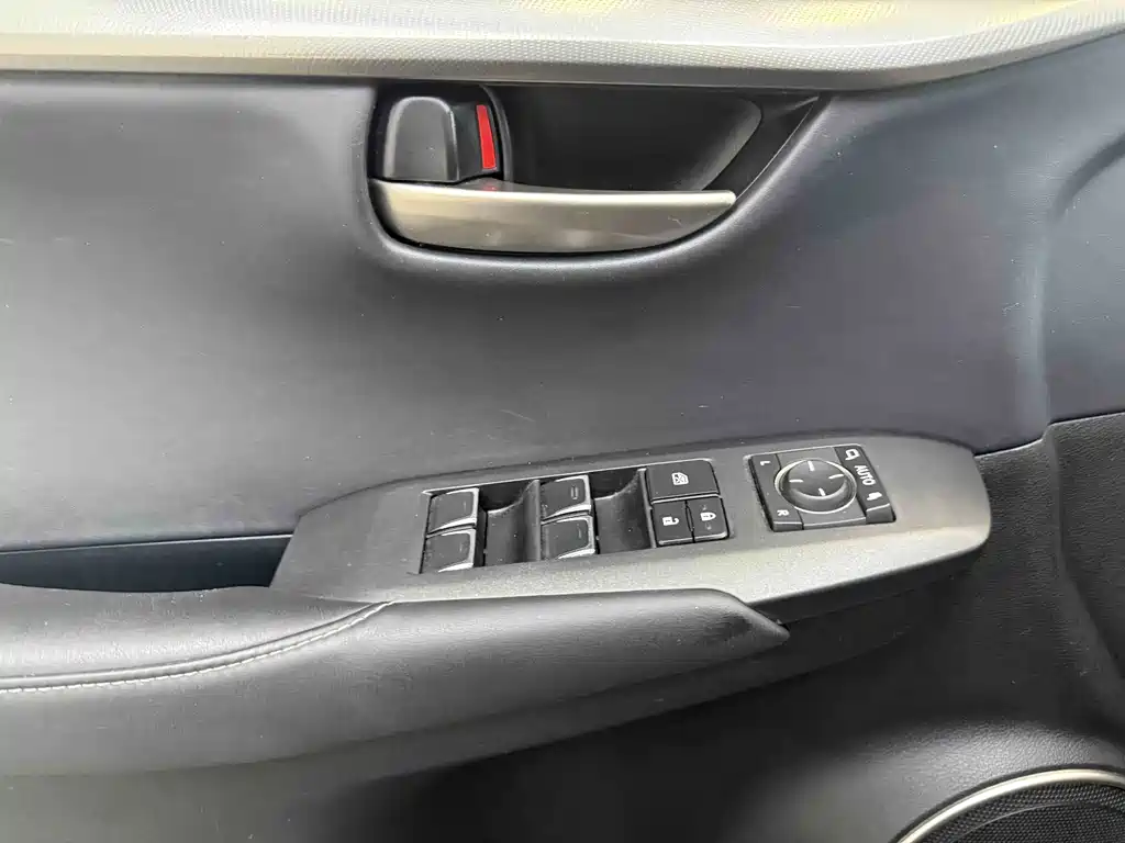 Lexus NX 2020 — фото 10