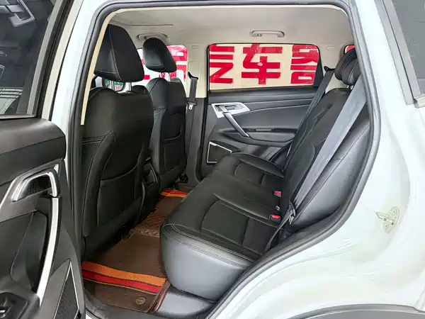 Geely Boyue 2021