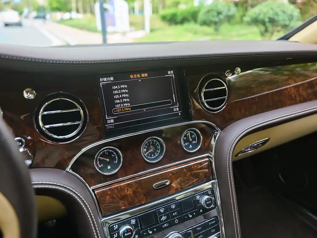 Bentley Mulsanne 2013 — фото 19