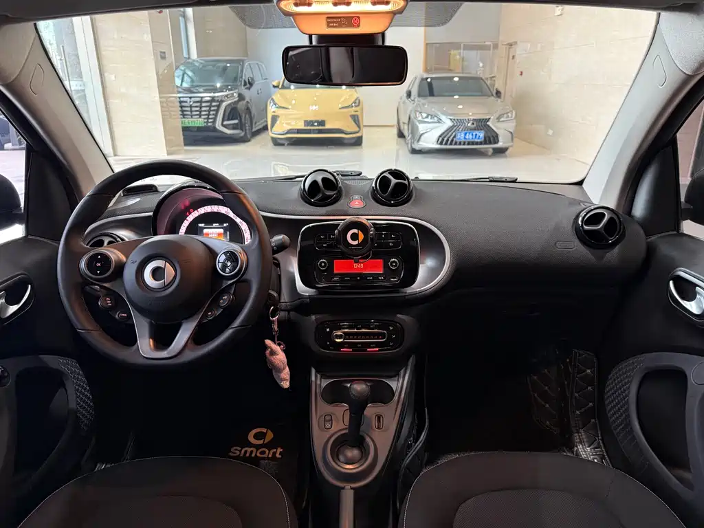 smart fortwo 2018 — фото 13