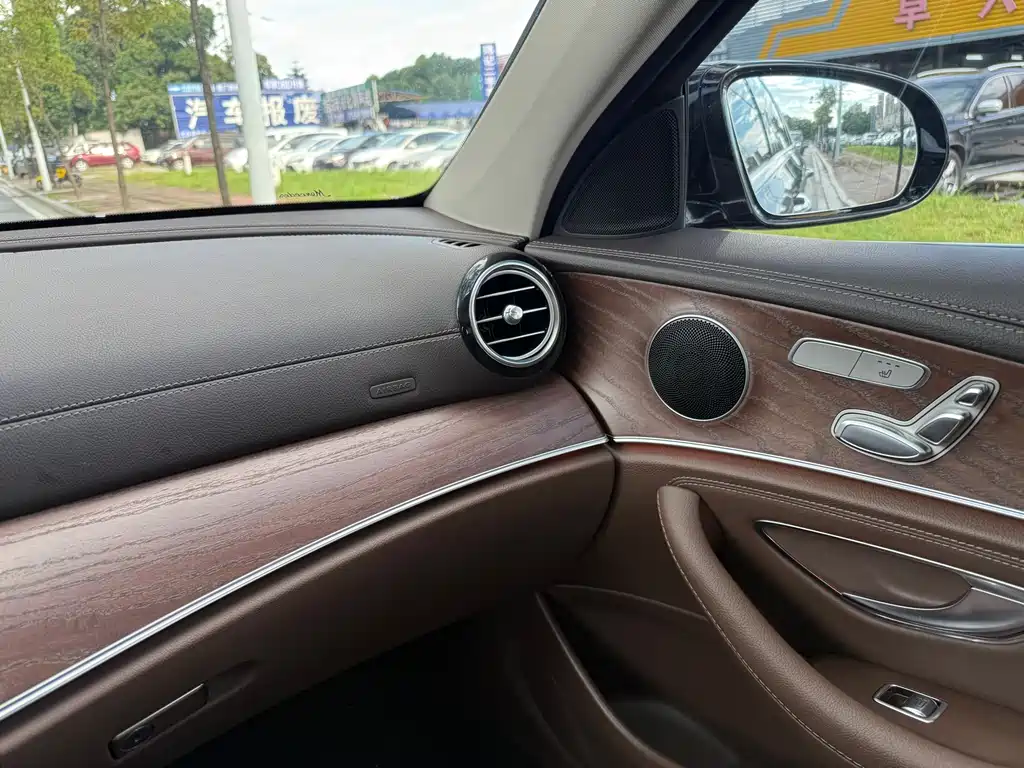 Mercedes-Benz E-Class 2022 — фото 13