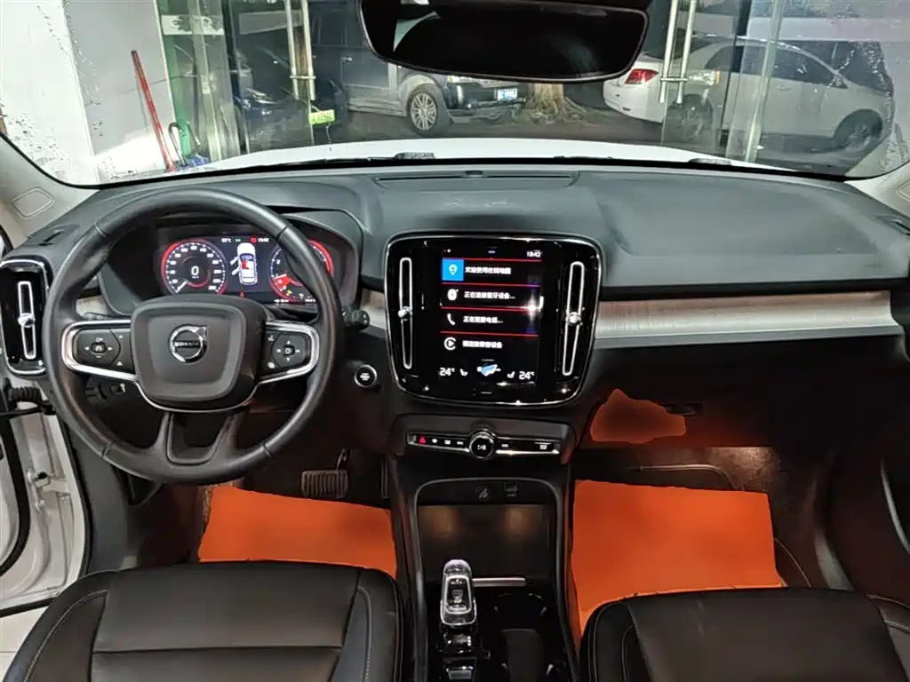 Volvo XC40 2021 — фото 10