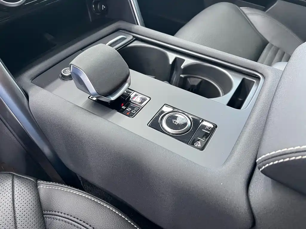 Land Rover Discovery 2023 — фото 14
