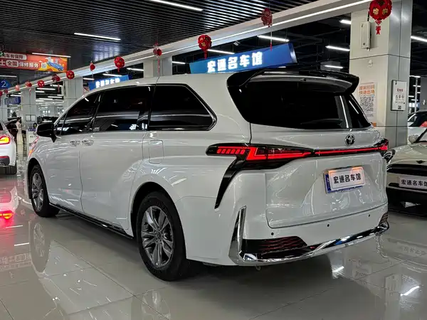 Toyota Sienna 2025